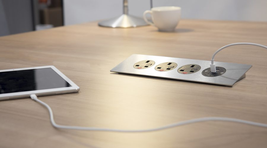 PODIUM Power Modules Low profile aluminium finish, in 2 and 4 socket versions. 1 PODIUM Power Modules Low profile aluminium finish, in 2 and 4 socket versions.