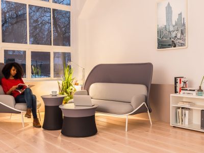 MESH Armchairs & Sofas with an acoustic shield, metal frame and moulded foam cushions