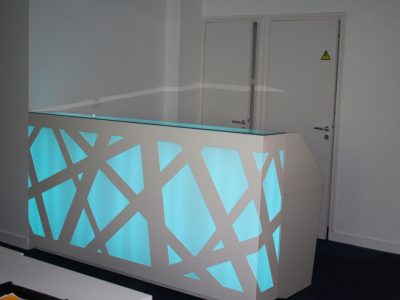 ZIG-ZAG Modular Reception Unit with adjustable LED backlit glass front