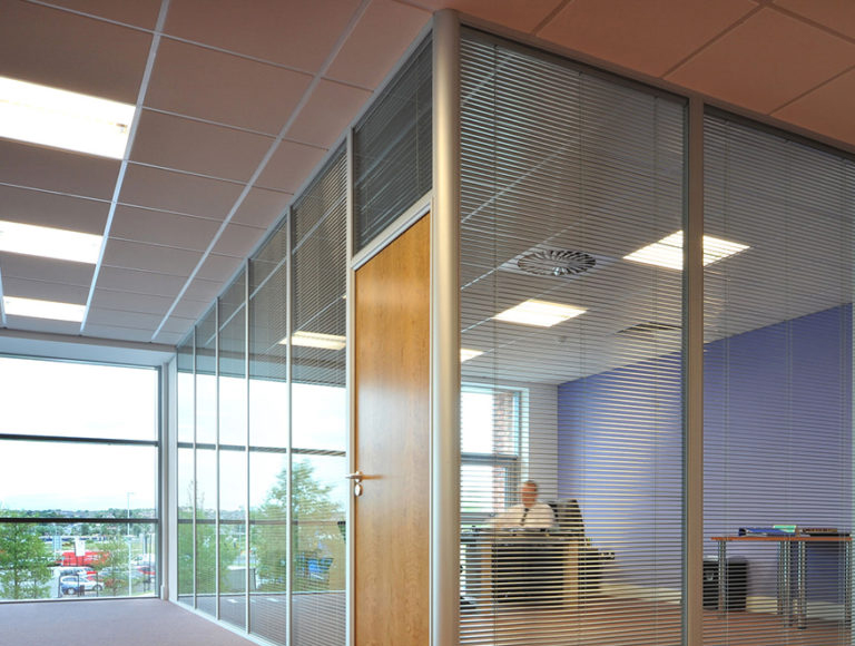 Ocula CM50 Glazing Partition Single centre, Single offset or Twin using 6mm glass 1 Ocula CM50 Glazing Partition Single centre, Single offset or Twin using 6mm glass