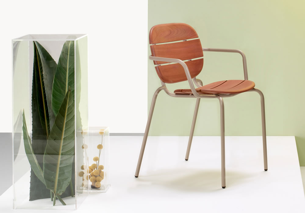 SISI Outdoor/Indoor chair, One Piece, Multi Material Chair, Slender Frame. 4 SISI Outdoor/Indoor chair, One Piece, Multi Material Chair, Slender Frame. - Image 4