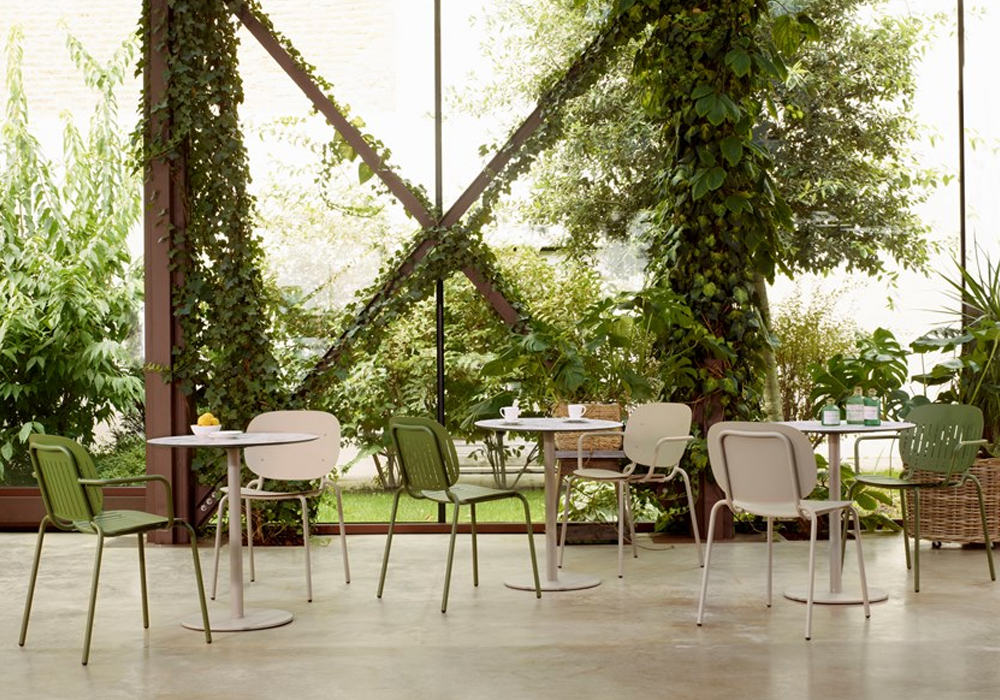 SISI Outdoor/Indoor chair, One Piece, Multi Material Chair, Slender Frame. 5 SISI Outdoor/Indoor chair, One Piece, Multi Material Chair, Slender Frame. - Image 5